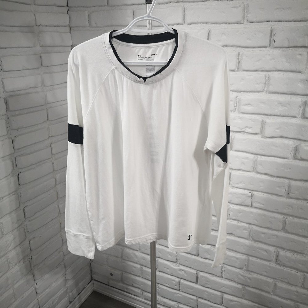 Under Armour Ladies Size Large White with Black Accents Long Sleeves T-shirt